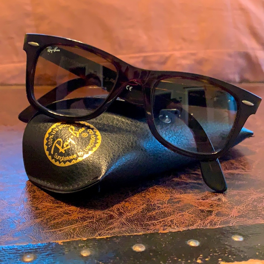 Wayfarer Ray-Ban Sunglasses